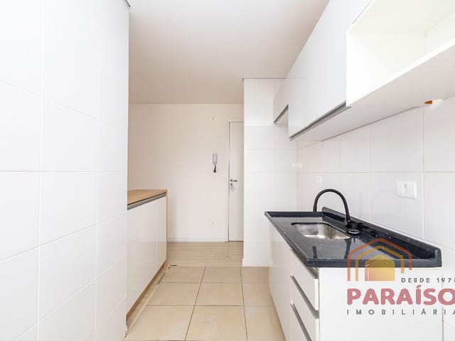 Apartamento 2 quartos e 2 banheiros, para alugar, no bairro Guaíra em Curitiba