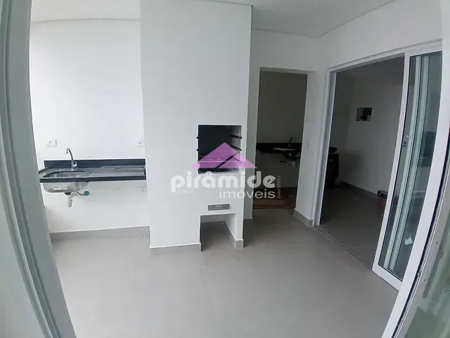 Apartamento com 112m² 2 quartos e 2 banheiros, à venda, no bairro Balneário Copacabana em Caraguatatuba
