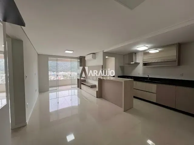Apartamento 2 quartos e 2 banheiros, para alugar, no bairro Fazenda em Itajaí