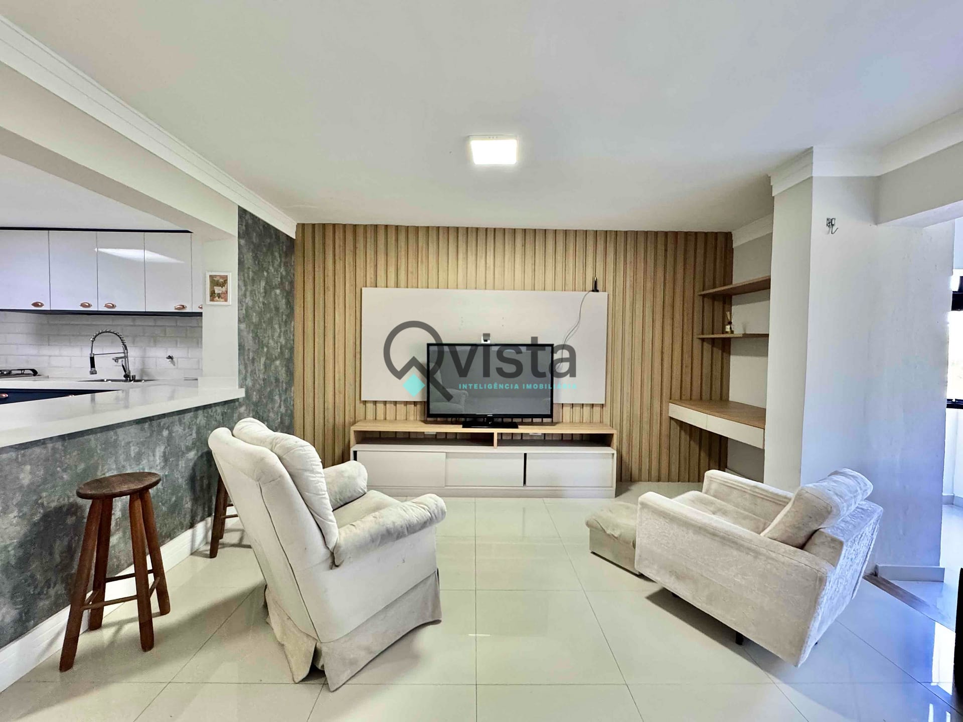 Apartamento à venda com 3 quartos, 154m² - Foto 2
