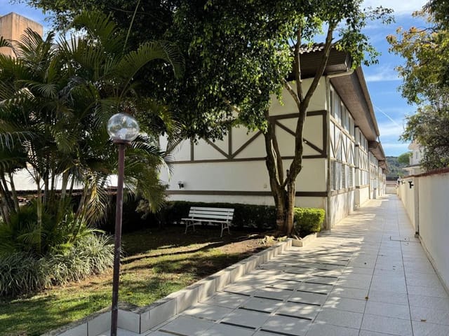 Apartamento 3 quartos e 2 banheiros, para alugar, no bairro Seminário em Curitiba