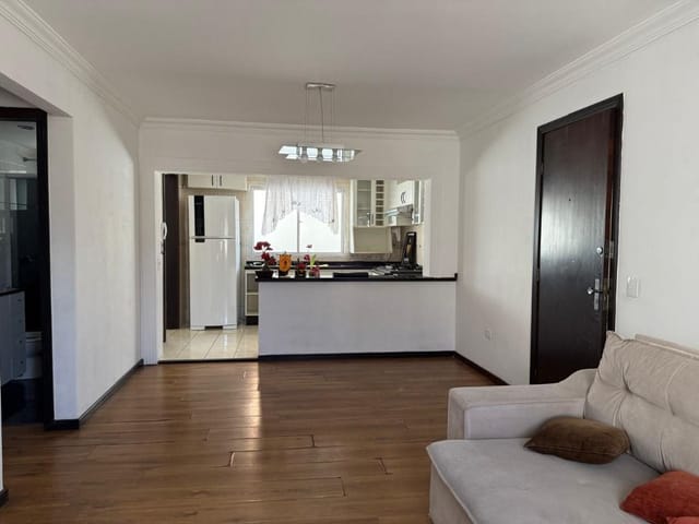 Apartamento 3 quartos e 2 banheiros, para alugar, no bairro Seminário em Curitiba