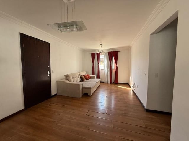 Apartamento 3 quartos e 2 banheiros, para alugar, no bairro Seminário em Curitiba