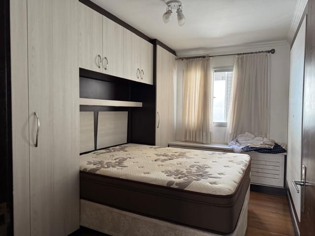 Apartamento 3 quartos e 2 banheiros, para alugar, no bairro Seminário em Curitiba