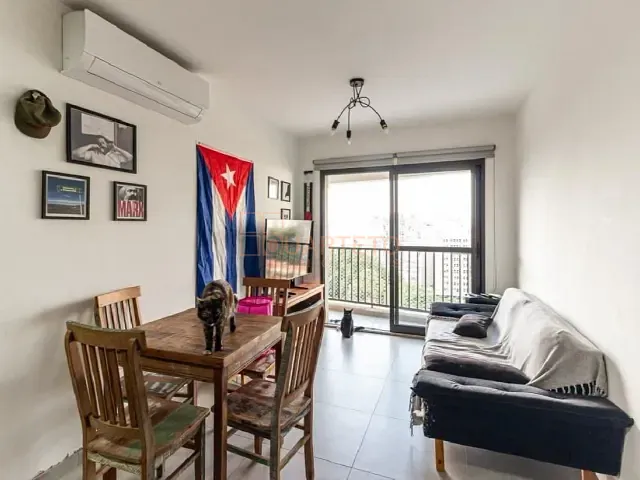Apartamento 2 quartos e 2 banheiros, à venda ou para alugar, no bairro República em São Paulo