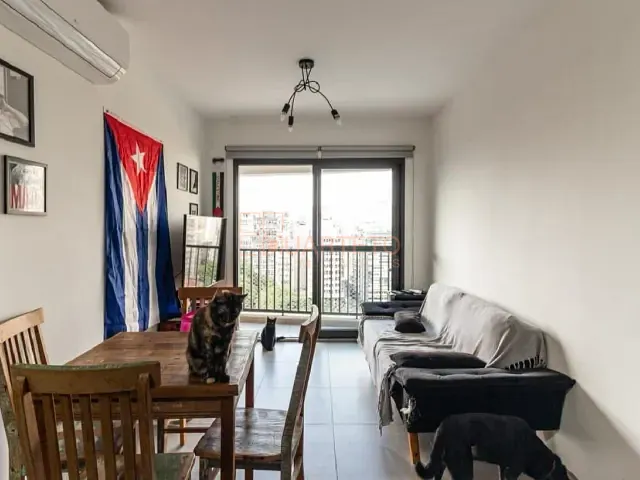 Apartamento 2 quartos e 2 banheiros, à venda ou para alugar, no bairro República em São Paulo