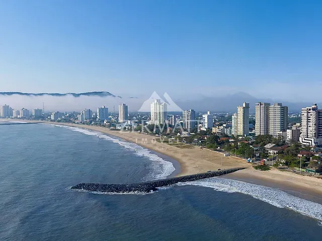 Apartamento com 206m² 3 quartos e 4 banheiros, à venda, no bairro Centro em Balneário Piçarras