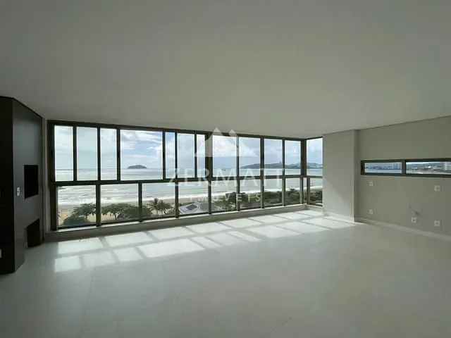Apartamento com 206m² 3 quartos e 4 banheiros, à venda, no bairro Centro em Balneário Piçarras
