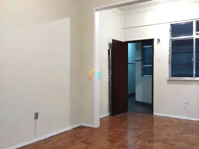 Apartamento com 30m² 1 quarto e 1 banheiro, à venda, no bairro Praça da Bandeira em Rio de Janeiro