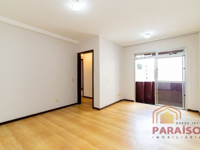 Apartamento 3 quartos e 2 banheiros, para alugar, no bairro Bigorrilho em Curitiba