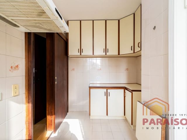 Apartamento 3 quartos e 2 banheiros, para alugar, no bairro Bigorrilho em Curitiba
