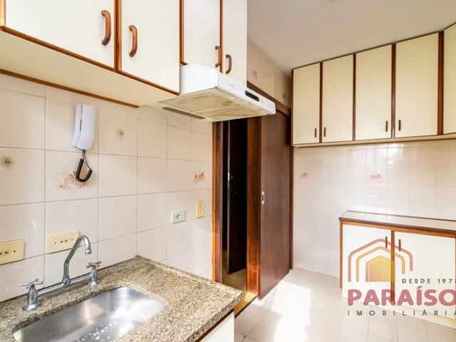Apartamento 3 quartos e 2 banheiros, para alugar, no bairro Bigorrilho em Curitiba