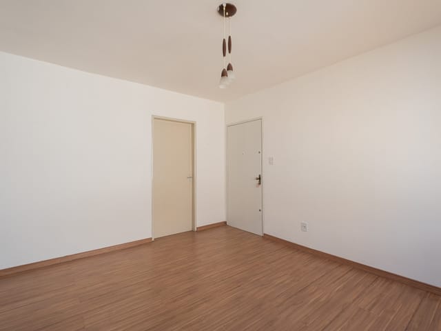 Apartamento com 90m² 2 quartos e 2 banheiros, para alugar, no bairro Centro em Pelotas