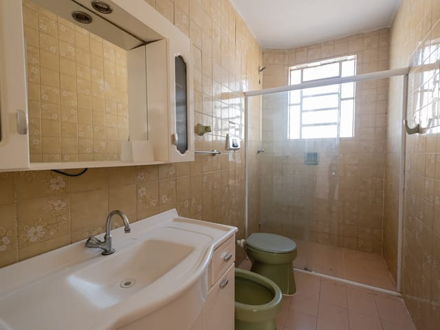 Apartamento com 90m² 2 quartos e 2 banheiros, para alugar, no bairro Centro em Pelotas