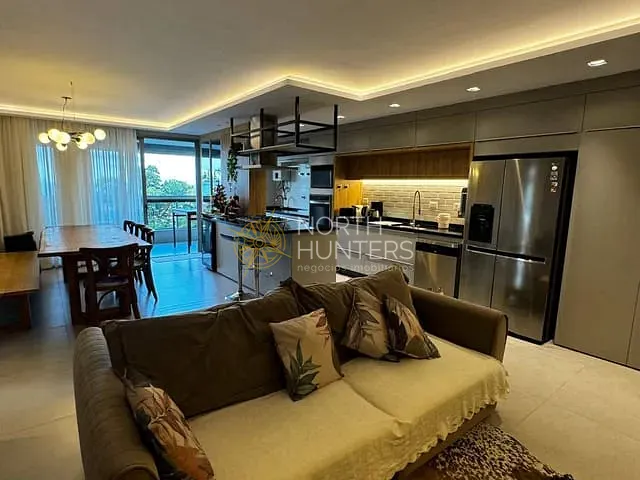 Apartamento 3 quartos e 4 banheiros, para alugar, no bairro Jurerê em Florianópolis