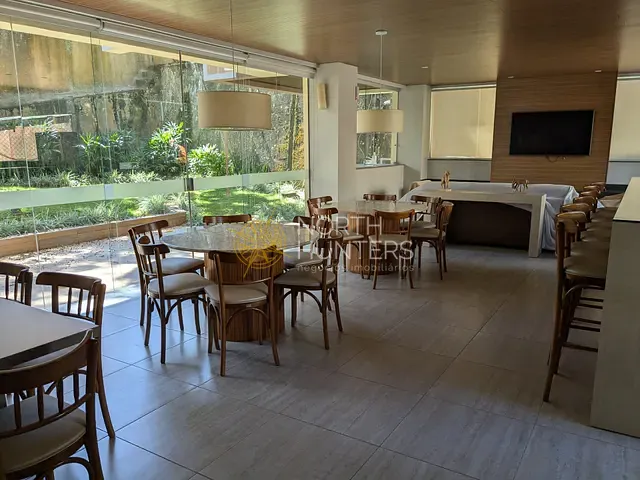 Apartamento com 324m² 4 quartos e 5 banheiros, à venda, no bairro Agronômica em Florianópolis