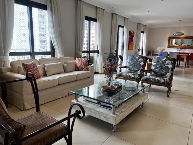 Apartamento com 313m² 4 quartos e 6 banheiros, à venda, no bairro Moema em São Paulo