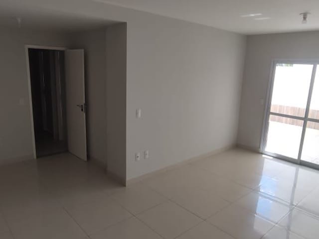 Apartamento com 138m² 3 quartos e 3 banheiros, à venda, no bairro Parque Turf Club em Campos dos Goytacazes