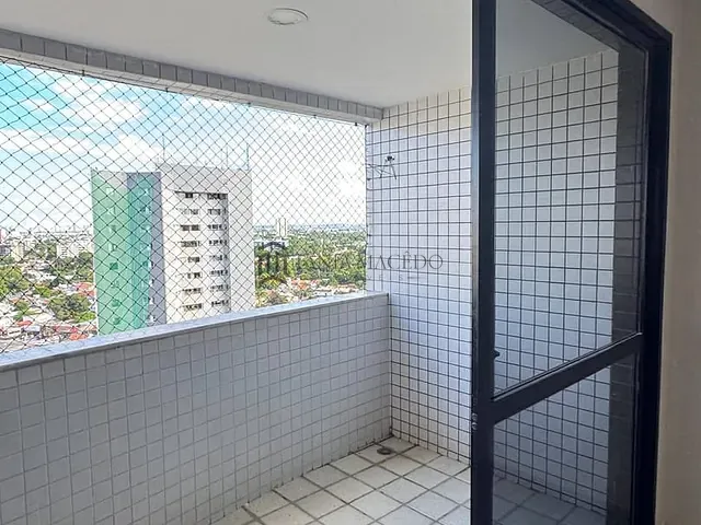 Apartamento 4 quartos e 3 banheiros, à venda, no bairro Casa Forte em Recife