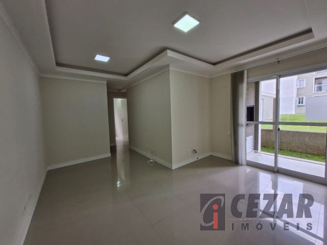 Apartamento 3 quartos e 2 banheiros, para alugar, no bairro Uberaba em Curitiba