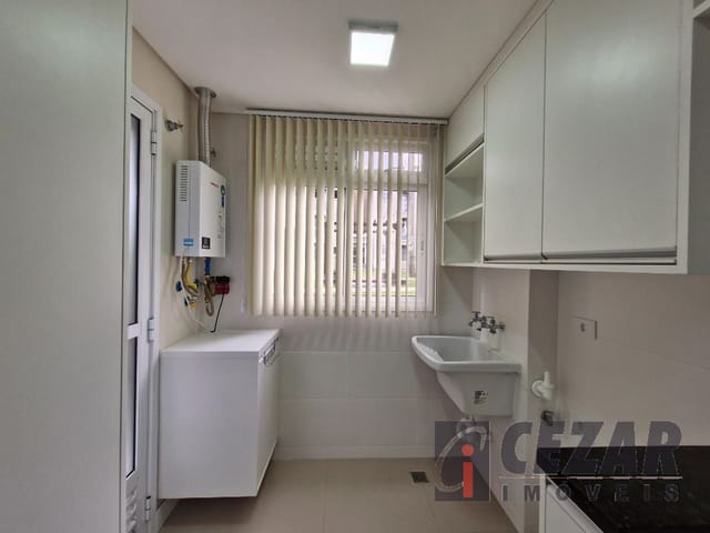 Apartamento 3 quartos e 2 banheiros, para alugar, no bairro Uberaba em Curitiba