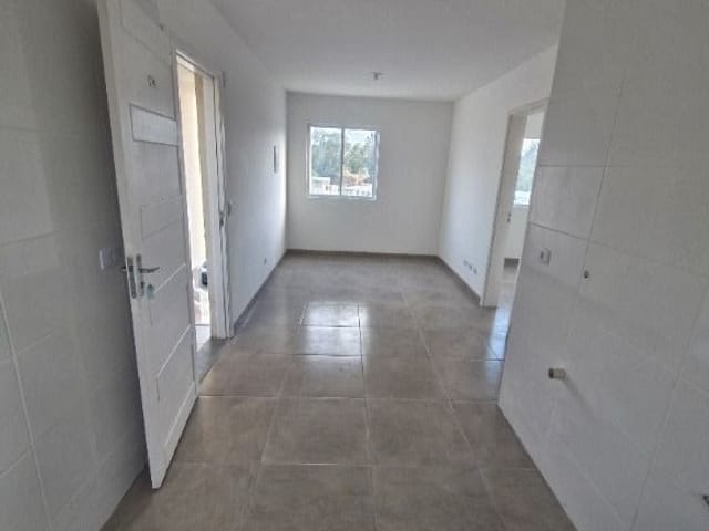 Apartamento 2 quartos e 1 banheiro, para alugar, no bairro Jardim Guarujá em Colombo