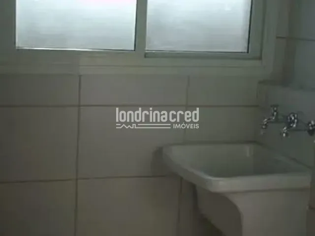 Apartamento 3 quartos e 1 banheiro, à venda, no bairro Champagnat em Londrina