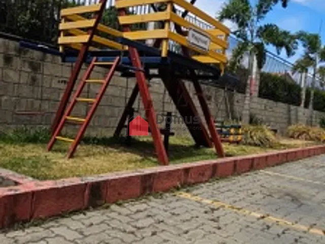Apartamento 2 quartos e 1 banheiro, à venda, no bairro Jardim Eloyna em Pindamonhangaba
