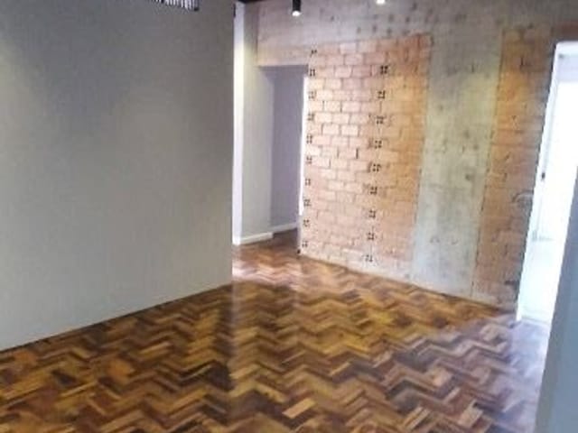 Apartamento 2 quartos e 1 banheiro, à venda, no bairro Centro em Curitiba