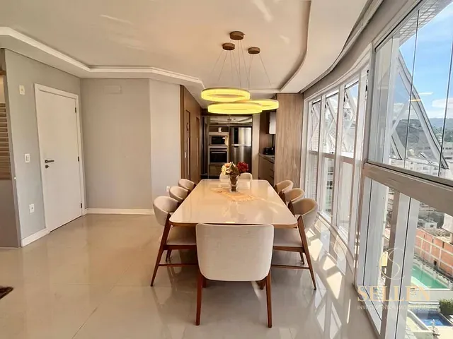 Apartamento 4 quartos e 4 banheiros, para alugar, no bairro Pioneiros em Balneário Camboriú
