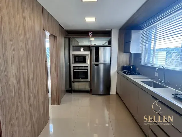 Apartamento 4 quartos e 4 banheiros, para alugar, no bairro Pioneiros em Balneário Camboriú