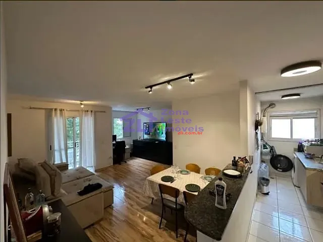 Apartamento 2 quartos e 2 banheiros, à venda, no bairro Parque São Jorge em São Paulo