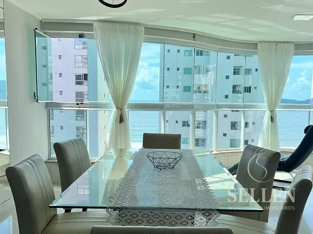 Apartamento com 100m² 2 quartos e 2 banheiros, à venda, no bairro Centro em Balneário Camboriú