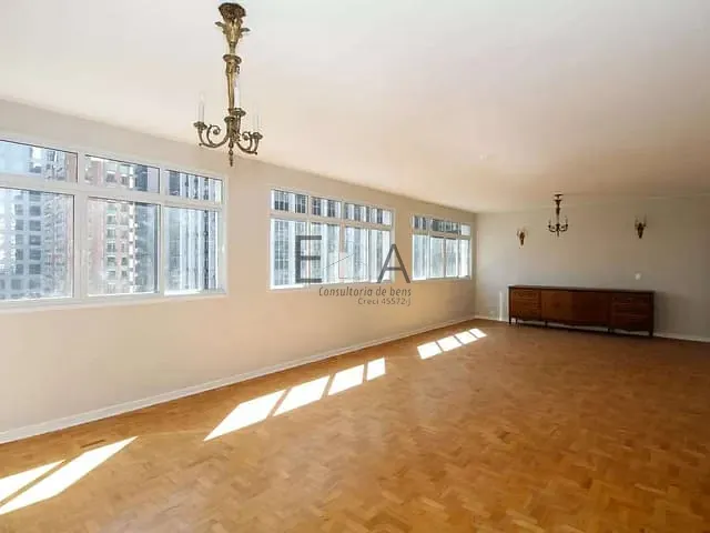 Apartamento com 150m² 3 quartos e 2 banheiros, à venda, no bairro Cerqueira César em São Paulo