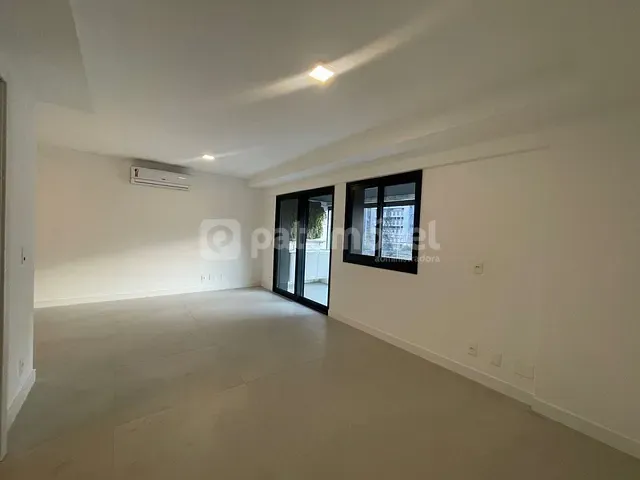 Apartamento 2 quartos e 3 banheiros, à venda, no bairro Leblon em Rio de Janeiro