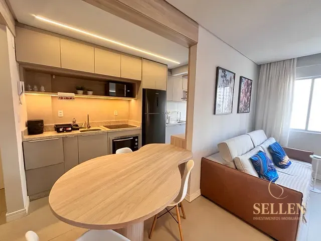 Apartamento 1 quarto e 1 banheiro, à venda, no bairro Centro em Balneário Camboriú