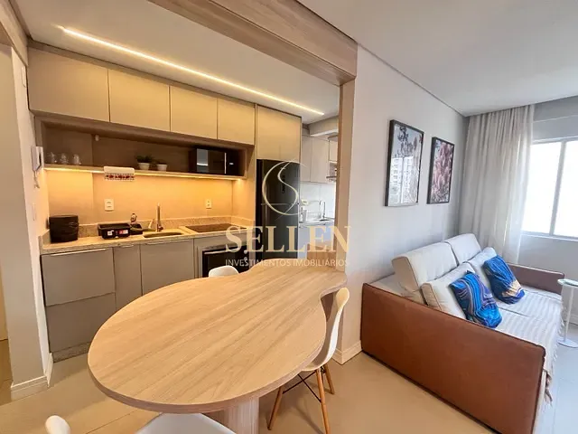 Apartamento 1 quarto e 1 banheiro, à venda, no bairro Centro em Balneário Camboriú