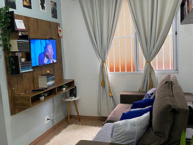 Apartamento 2 quartos e 1 banheiro, à venda, no bairro Jardim Jóquei Club em Londrina