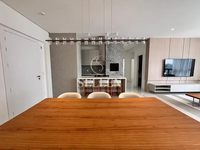 Apartamento com 209m² 3 quartos e 4 banheiros, à venda, no bairro Centro em Balneário Camboriú