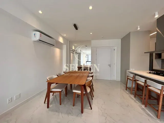 Apartamento com 209m² 3 quartos e 4 banheiros, à venda, no bairro Centro em Balneário Camboriú