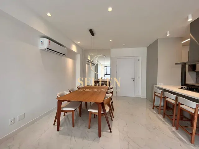 Apartamento com 209m² 3 quartos e 4 banheiros, à venda, no bairro Centro em Balneário Camboriú