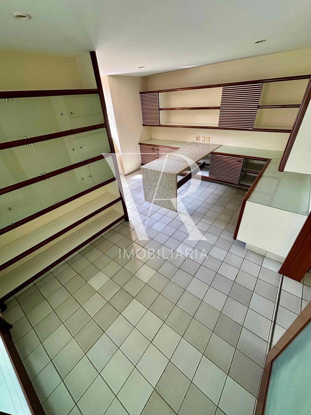 Apartamento à venda com 3 quartos, 279m² - Foto 4