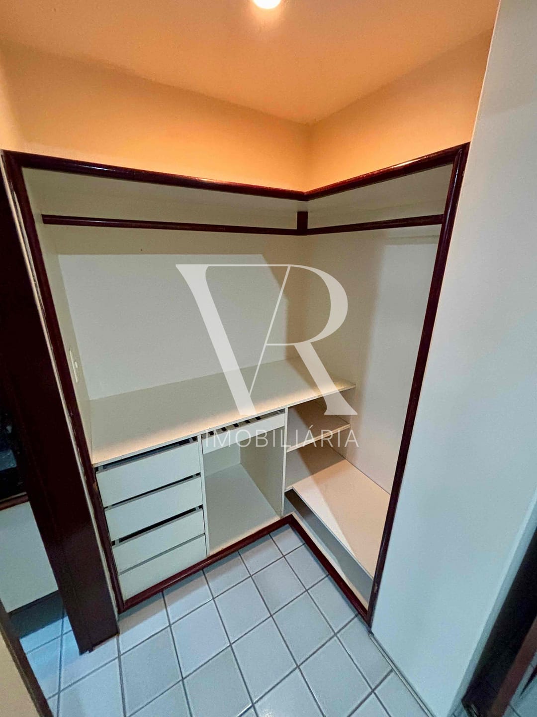 Apartamento à venda com 3 quartos, 279m² - Foto 9
