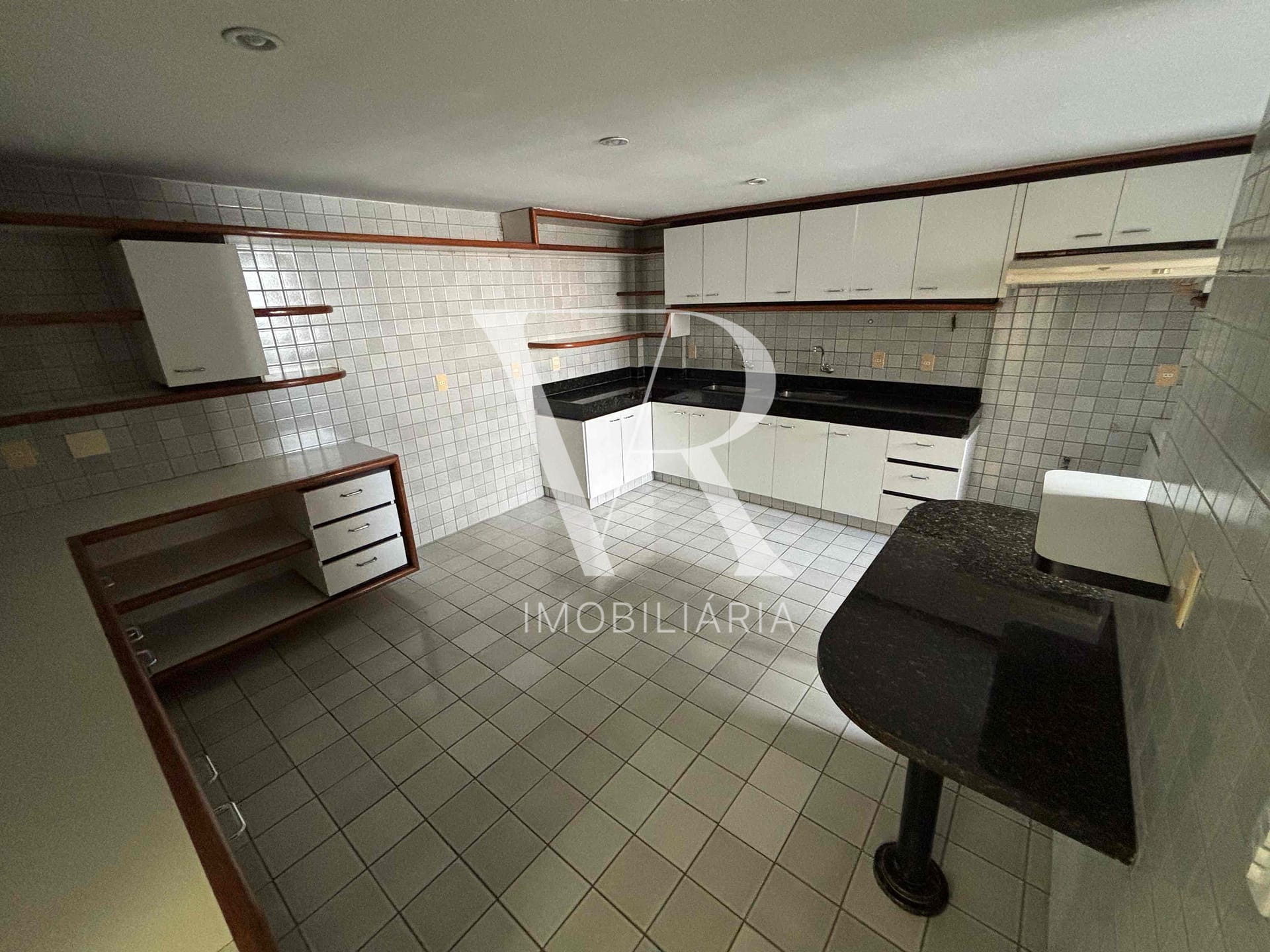 Apartamento à venda com 3 quartos, 279m² - Foto 18