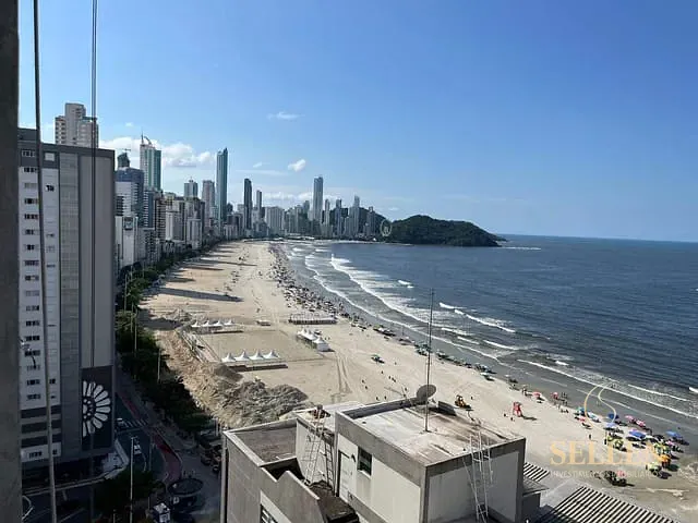 Apartamento 4 quartos e 2 banheiros, à venda, no bairro Centro em Balneário Camboriú