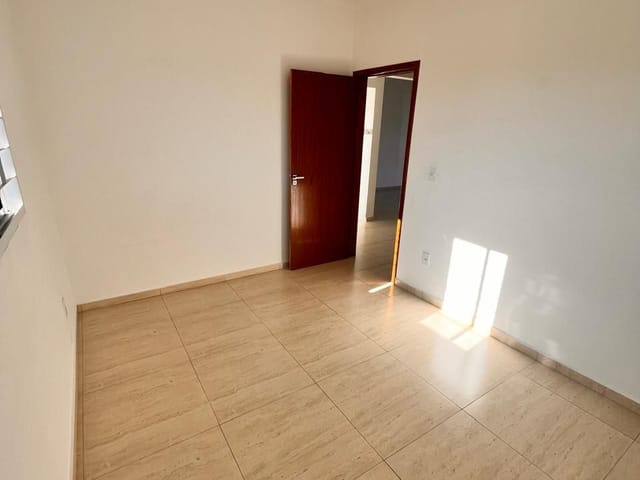 Apartamento 2 quartos e 1 banheiro, à venda, no bairro Parque São Domingos em Pindamonhangaba