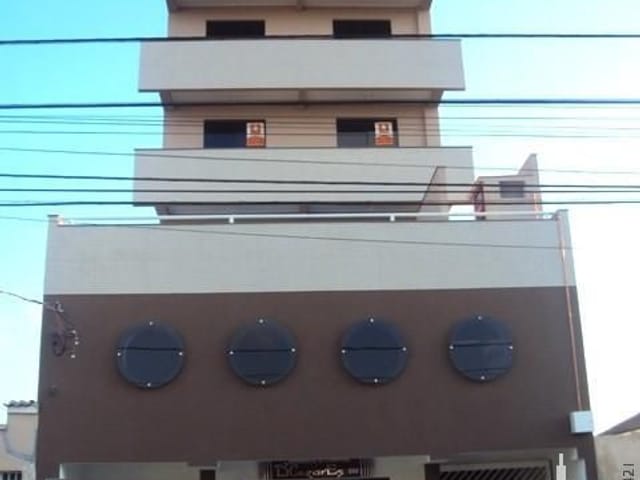 Locação - Apartamento com 2 quartos, 1 vaga de garagem, 96 m², Centro.