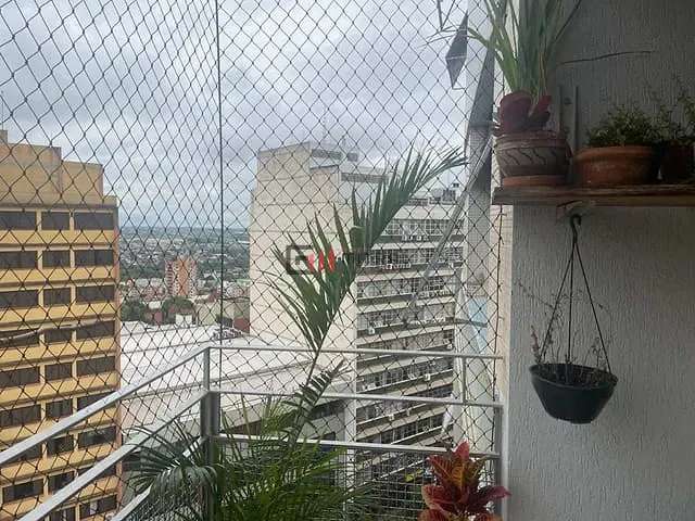 Apartamento 3 quartos e 2 banheiros, à venda, no bairro Centro em Londrina