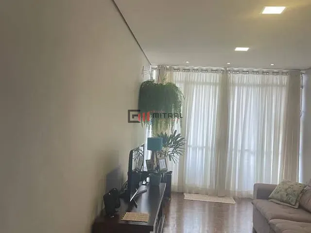 Apartamento 3 quartos e 2 banheiros, à venda, no bairro Centro em Londrina