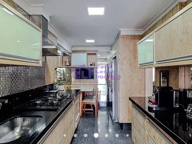 Apartamento com 137m² 3 quartos e 4 banheiros, para alugar, no bairro Vila Regente Feijó em São Paulo